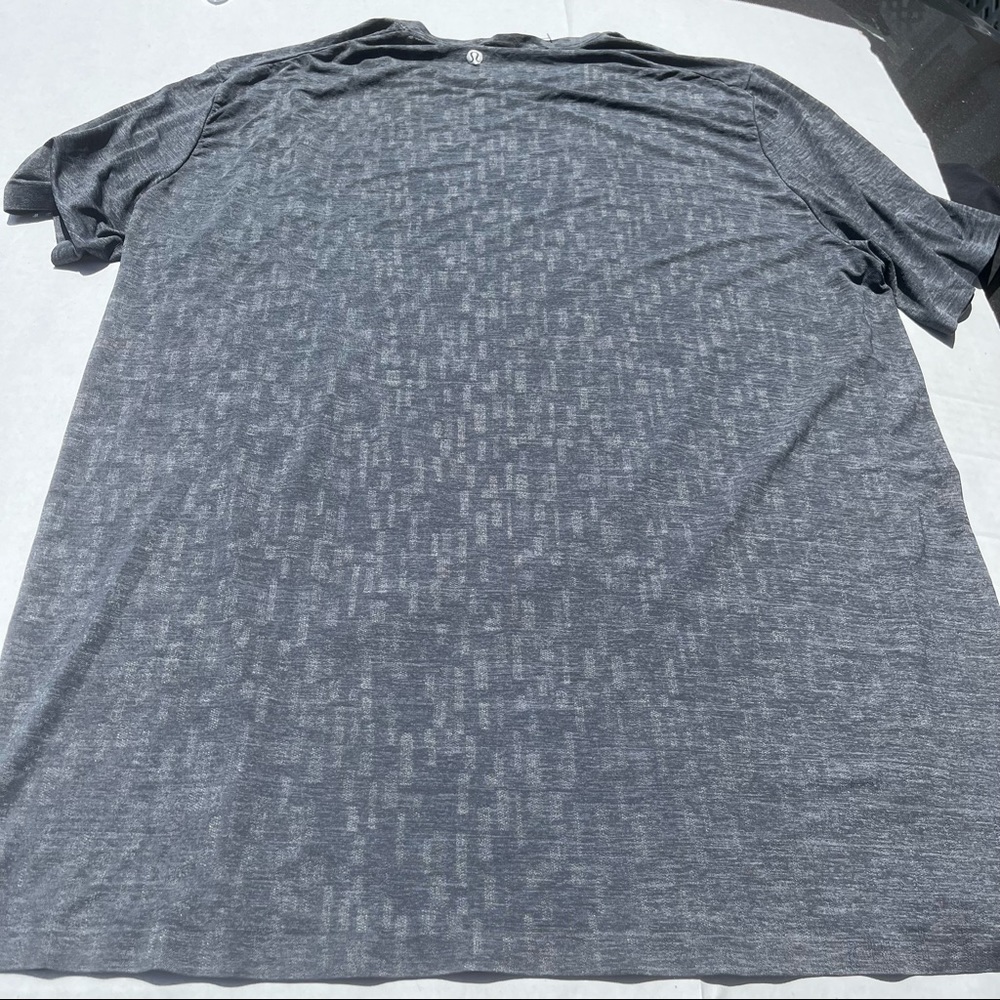 Lululemon Men’s XL Shirt